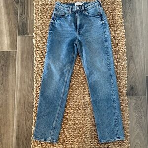 & Other Stories Slim Cut Medium Wash Jeans size 26